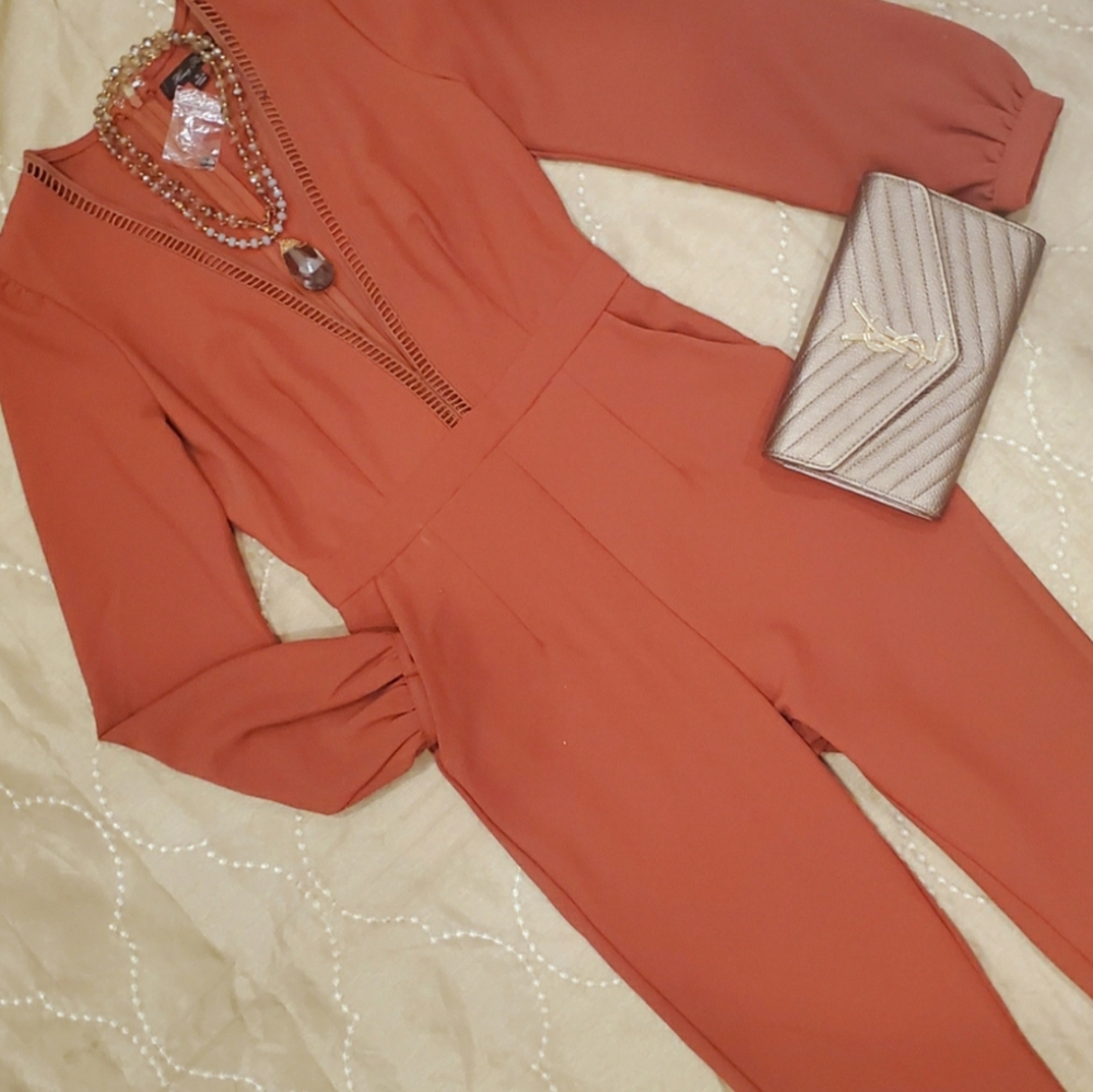 NEW: LONGSLEEVE V-NECK JUMPSUIT